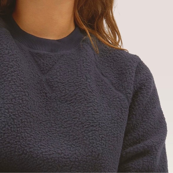 Everlane Renew Fleece Raglan Crewneck Sweatshirt In Pewter Gray - Picture 4 of 11